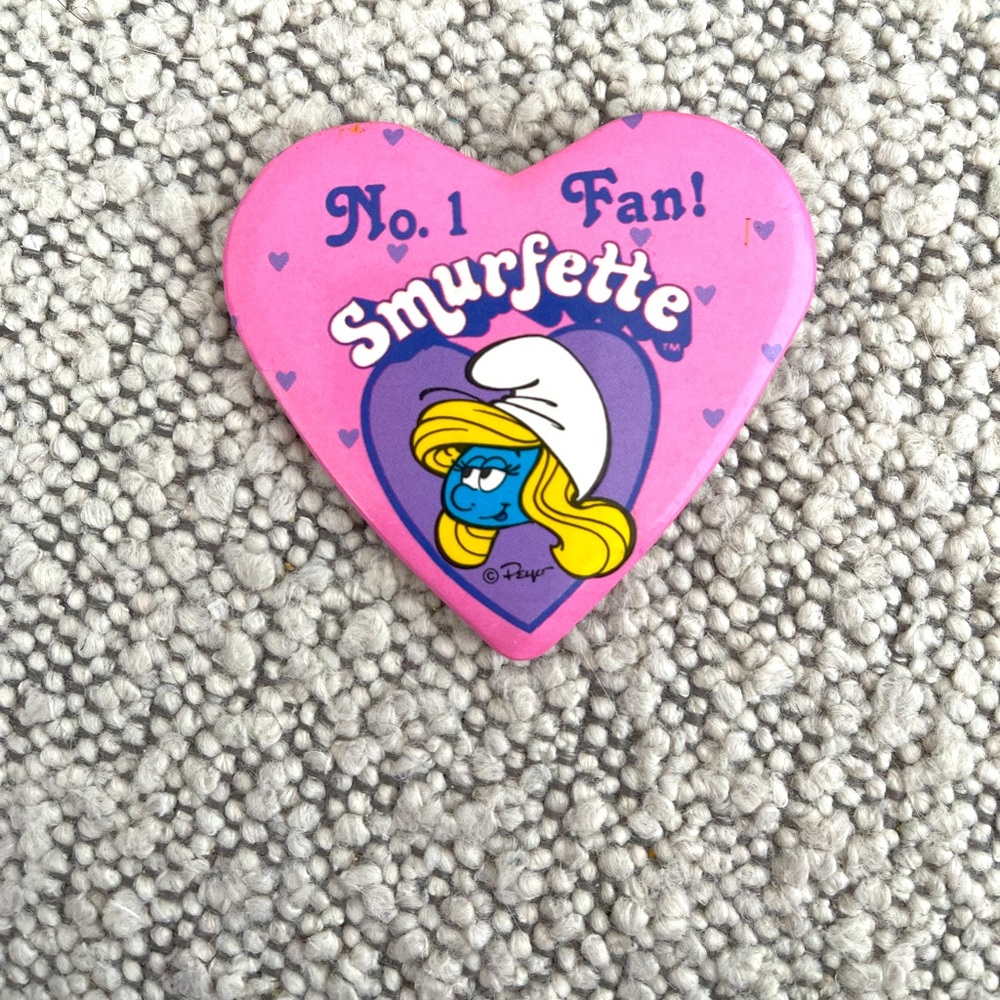 The Smurfs Vintage Collectible Pin No. 1 Fan! Smurfette